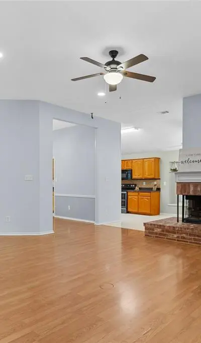 2726 Crosslands Drive, Garland TX 75040 - Photo 4
