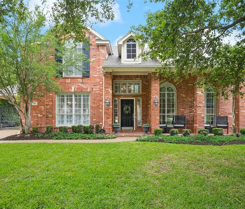 703 Heatherglen Drive, Southlake TX 76092