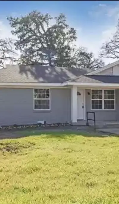 8720 Odom Drive, Dallas TX 75217 - Photo 2