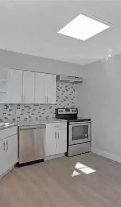 8720 Odom Drive, Dallas TX 75217 - Photo 5