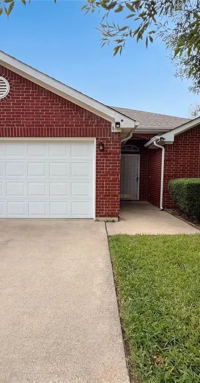 5432 Nuthatch Street, Dallas TX 75236