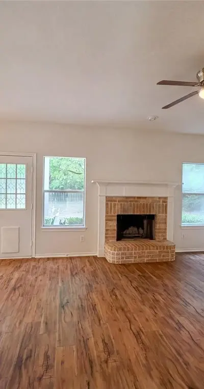 6218 Kingswood Drive, Arlington TX 76001 - Photo 3