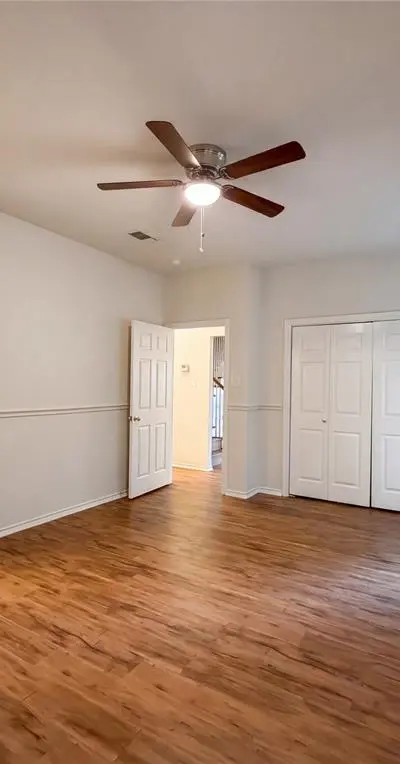 6218 Kingswood Drive, Arlington TX 76001 - Photo 4