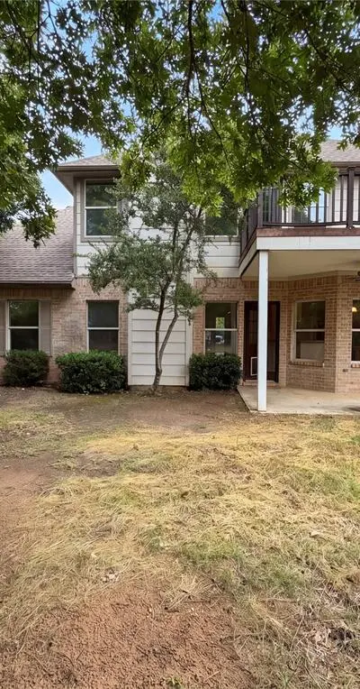 6218 Kingswood Drive, Arlington TX 76001 - Photo 5