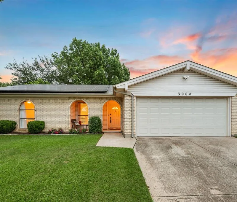 3004 Mossy Oak Lane, Bedford TX 76021