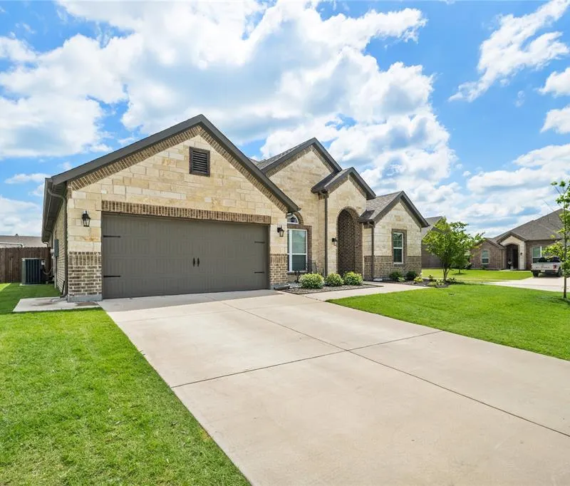 200 Beechcraft Court, Caddo Mills TX 75135