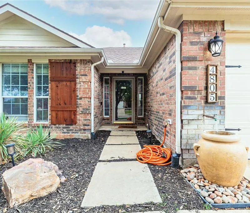 4805 Cliburn Drive, Fort Worth TX 76244