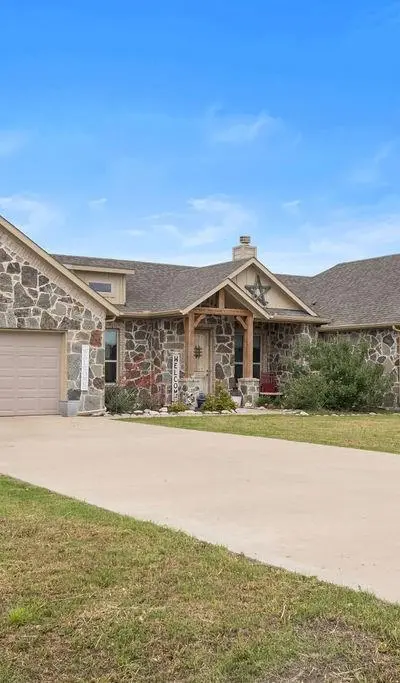 300 Delatorre Street, Trenton TX 75490