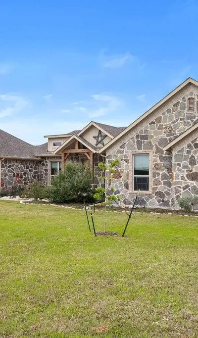 300 Delatorre Street, Trenton TX 75490 - Photo 2