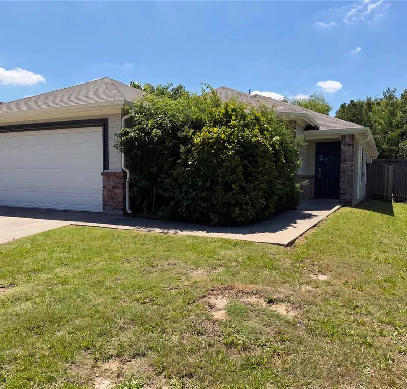 2824 Saint Bernard Drive, Dallas TX 75233