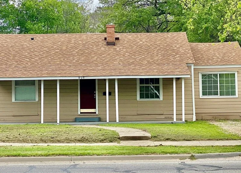 915 N Virginia Street, Terrell TX 75160