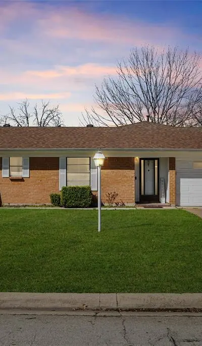 1118 Cozby Street E, Benbrook TX 76126