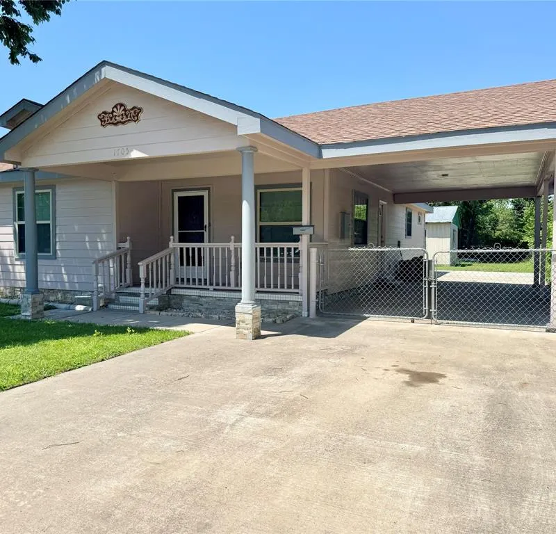 1705 Oak Lea Drive, Irving TX 75061