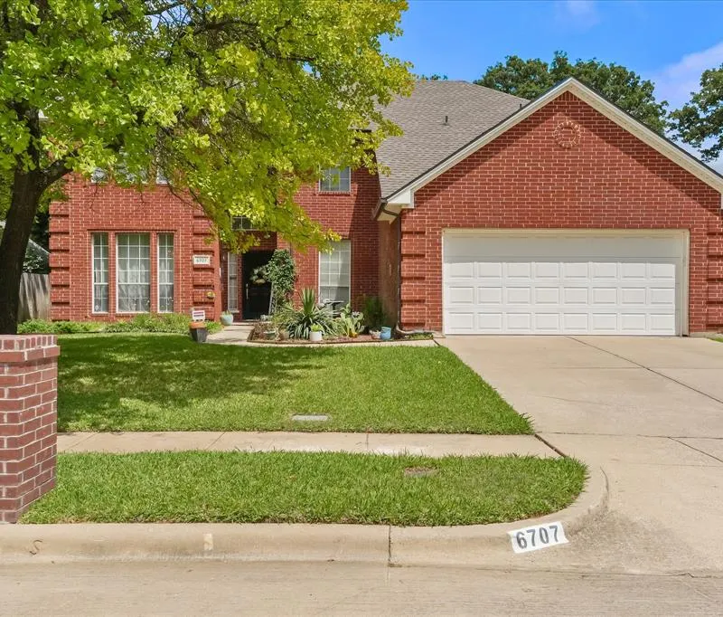 6707 Forest Park Drive, Arlington TX 76001