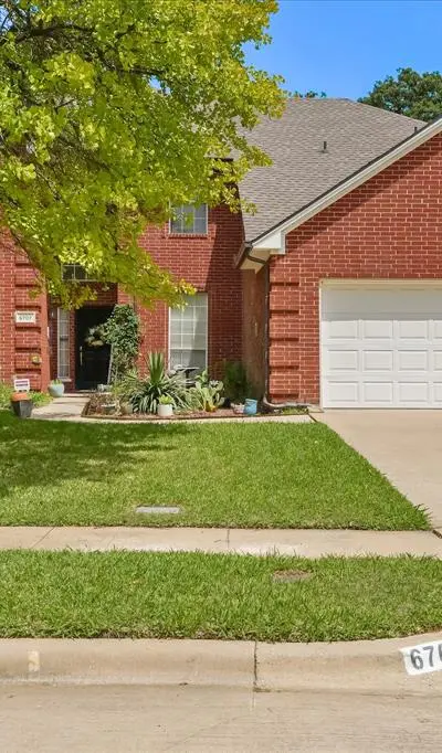 6707 Forest Park Drive, Arlington TX 76001