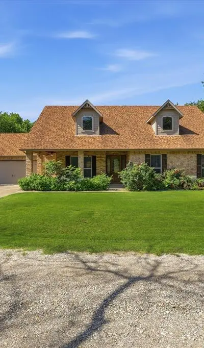 108 S Walnut Street, Roanoke TX 76262