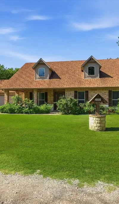 108 S Walnut Street, Roanoke TX 76262 - Photo 2