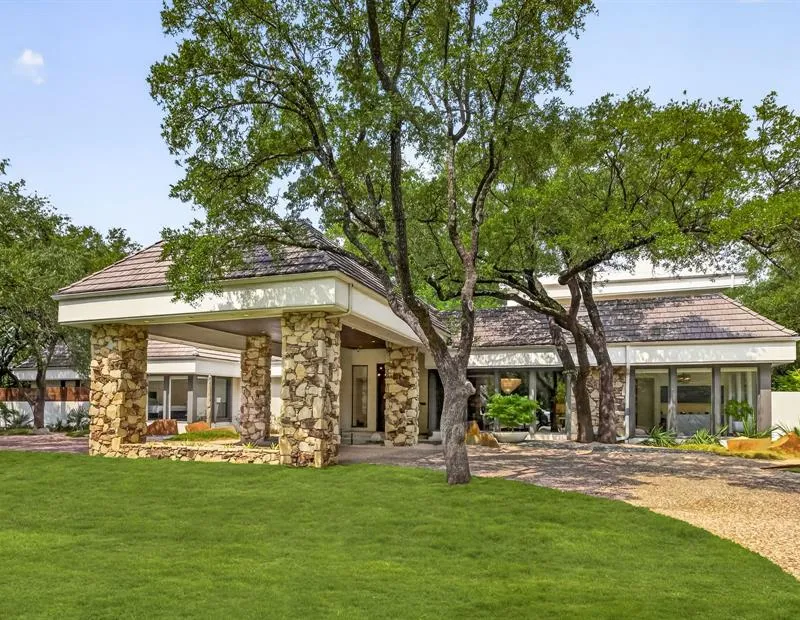 5205 Royal Lane, Dallas TX 75229