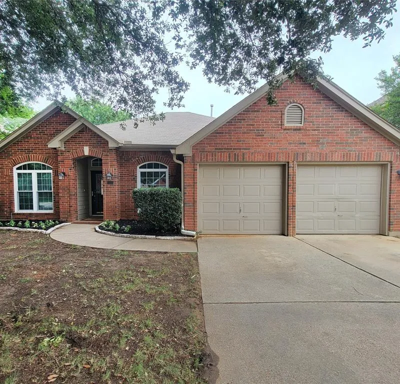 1604 Knoll Ridge Circle, Corinth TX 76210