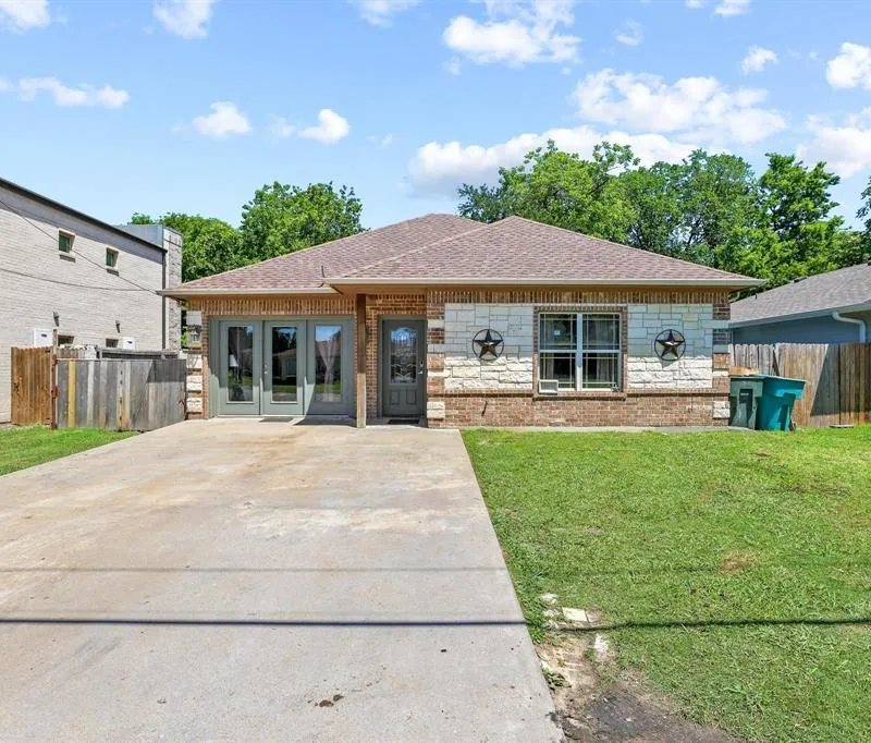 303 E Brockett Street, Sherman TX 75090