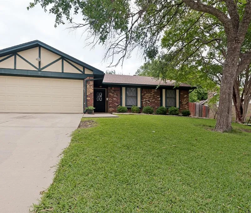 1318 Halifax Street, Grand Prairie TX 75050
