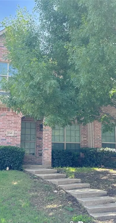 2349 Homewood Lane, Grand Prairie TX 75050 - Photo 2