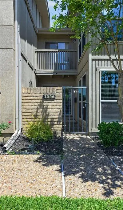 3006 Wayside Drive, Bedford TX 76021