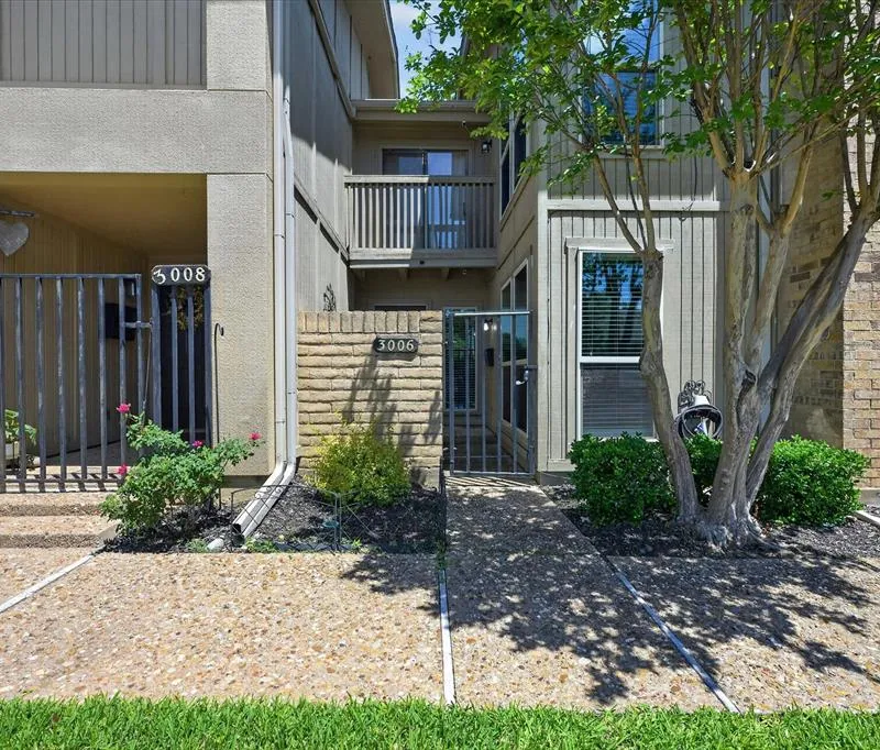 3006 Wayside Drive, Bedford TX 76021