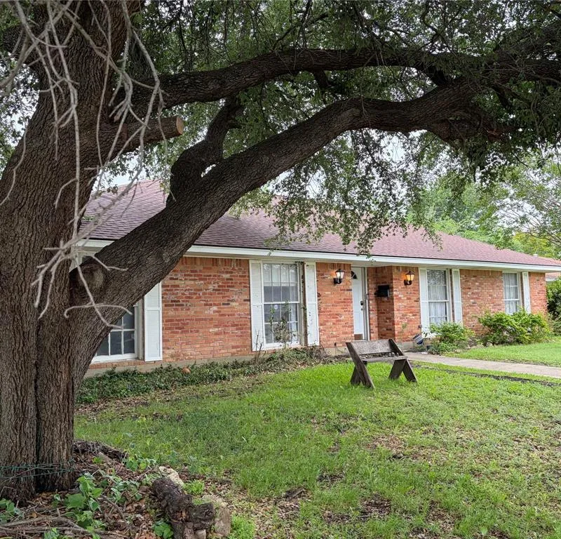 6301 Wheaton Drive, Fort Worth TX 76133