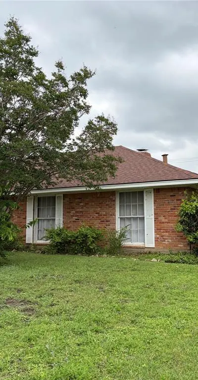 6301 Wheaton Drive, Fort Worth TX 76133 - Photo 2
