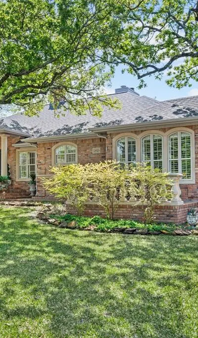 3716 Oakwood Drive, Grapevine TX 76051 - Photo 2
