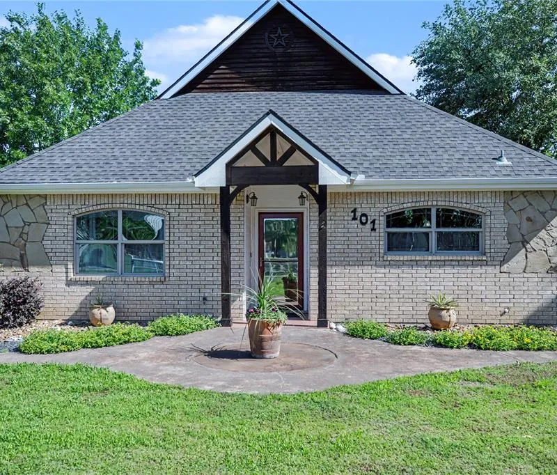 101 Friendship Circle, West Tawakoni TX 75474