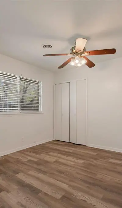 33 Somerset Terrace, Bedford TX 76022 - Photo 5