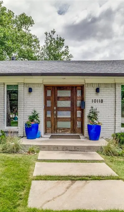 10118 Timber Trail Drive, Dallas TX 75229 - Photo 2