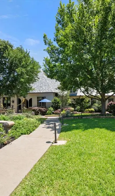 2804 Katherine Court, Dalworthington Gardens TX 76016 - Photo 3