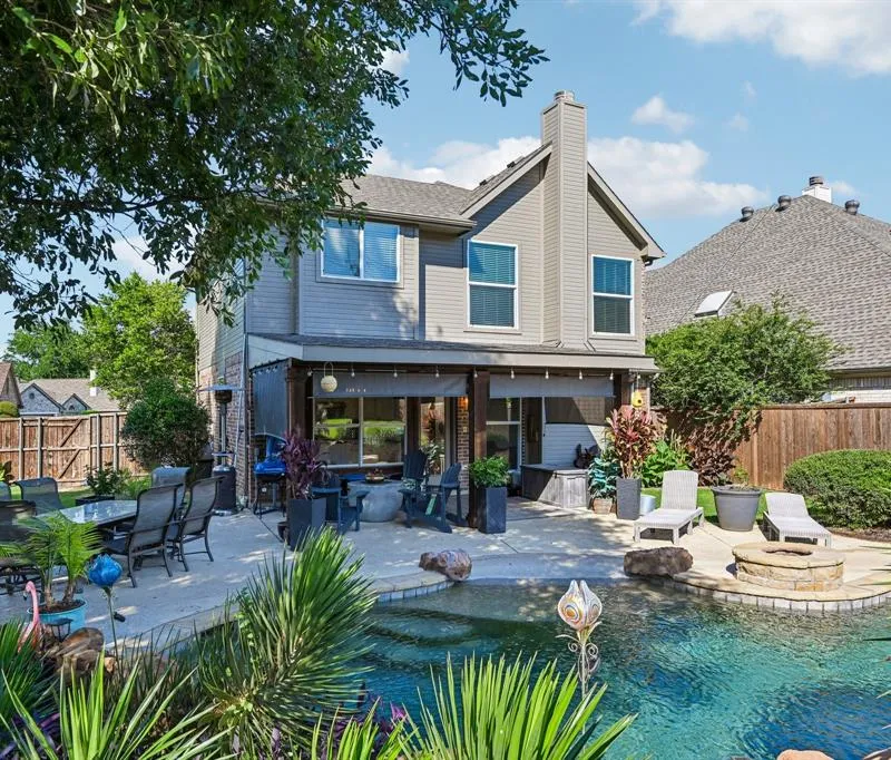 2204 Wembley Wood Lane, Bedford TX 76022