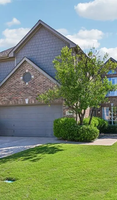 2204 Wembley Wood Lane, Bedford TX 76022 - Photo 2