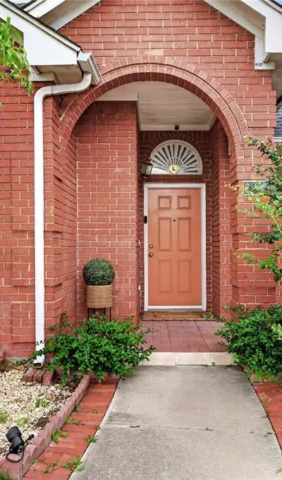 2205 Davin Drive, Carrollton TX 75006 - Photo 4