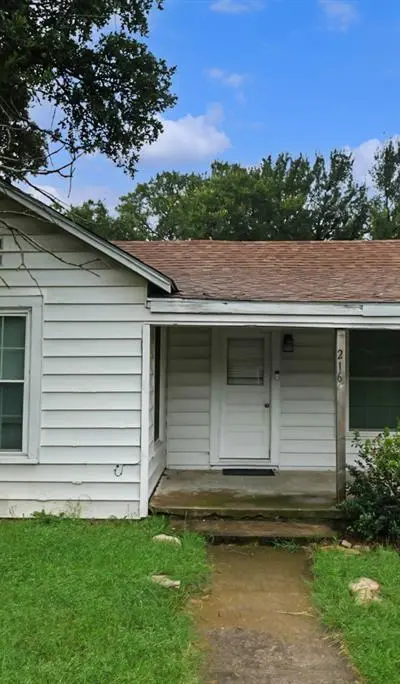 216 19th Street, Mineral Wells TX 76067 - Photo 2