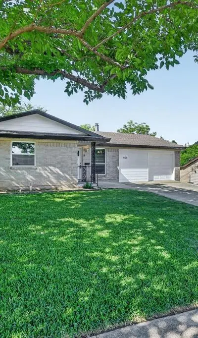 604 Holly Lane, Duncanville TX 75116