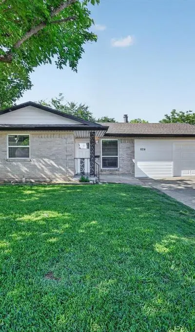 604 Holly Lane, Duncanville TX 75116 - Photo 2