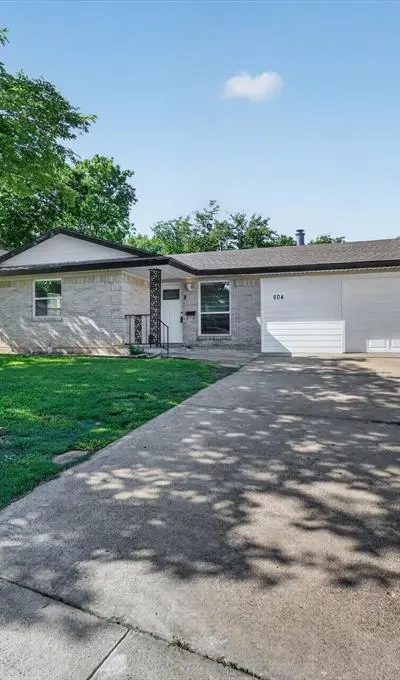 604 Holly Lane, Duncanville TX 75116 - Photo 3