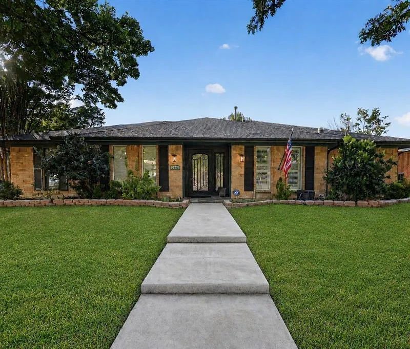 2709 Chadwick Drive, Plano TX 75075