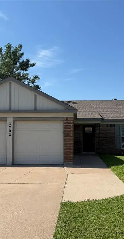 1702 Crimson Court, Arlington TX 76018 - Photo 3
