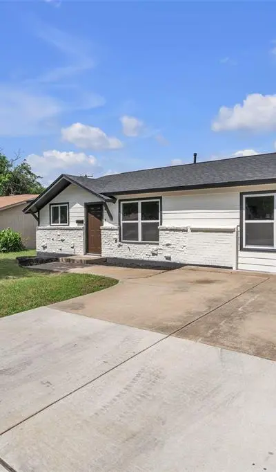 3265 Earle Drive, Haltom City TX 76117 - Photo 2