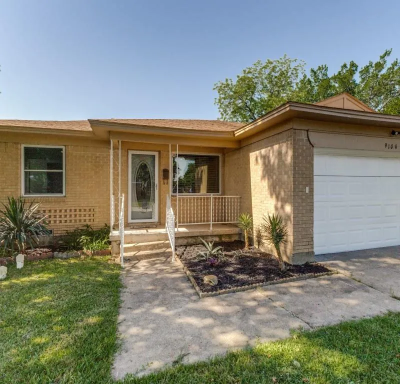 9104 donnybrook, Dallas TX 75217