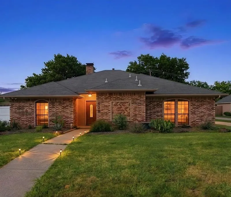638 Park Lane, Highland Village TX 75077