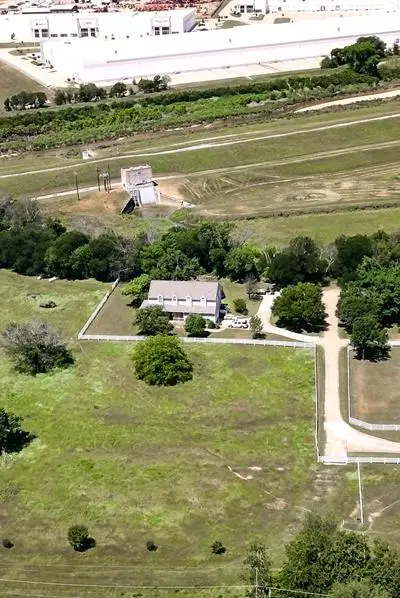2600 Rosebud Lane, Richland Hills TX 76118 - Photo 2