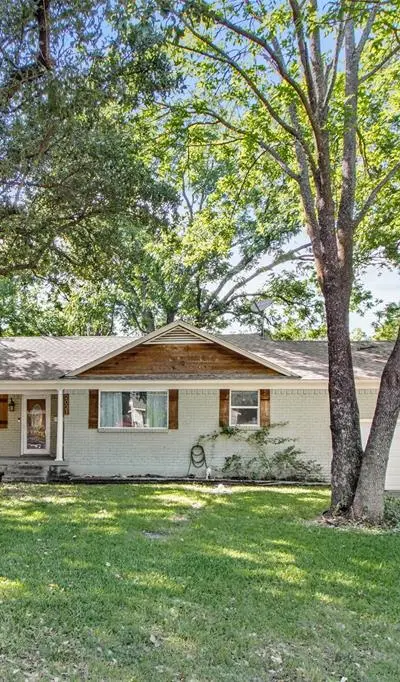 2021 Elmwood Boulevard, Dallas TX 75224