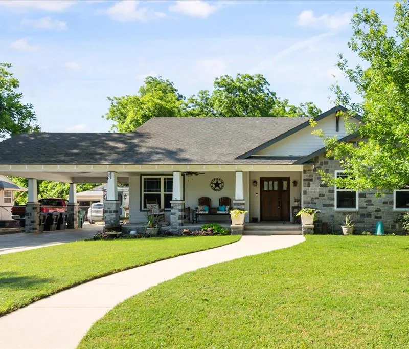 4421 Blackstone Drive, Fort Worth TX 76114